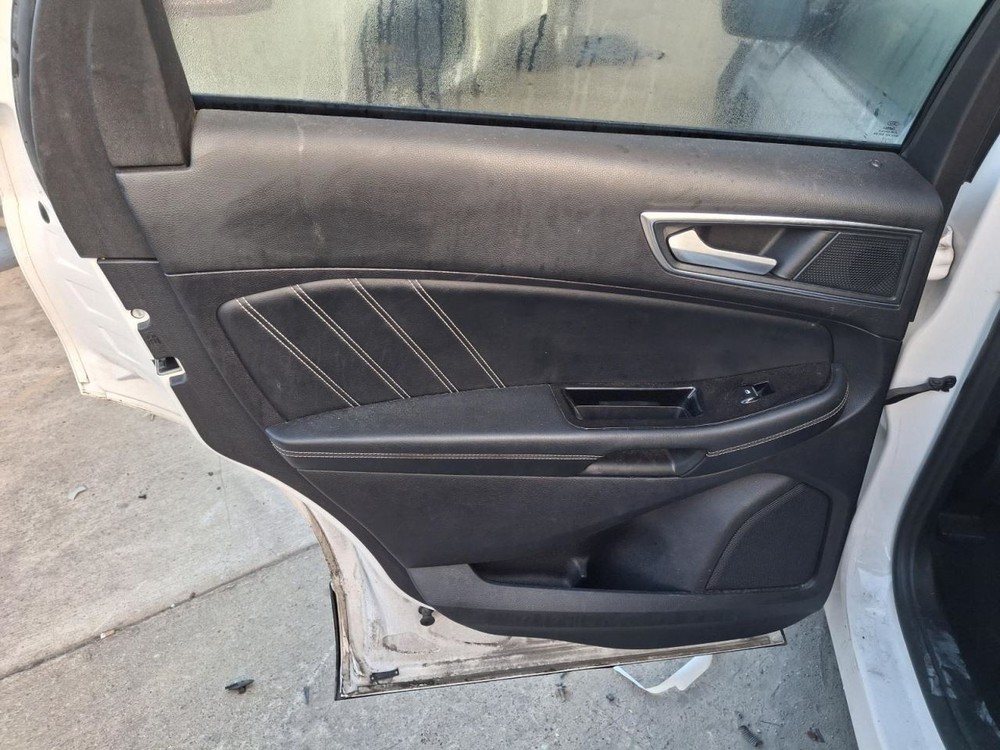 2019 Ford Edge Used 8.0 Center Dash Screen OEM, Reprogramming Required