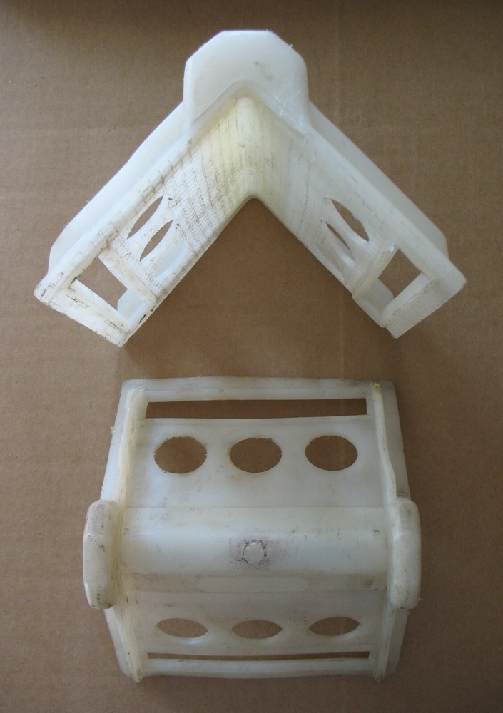 Pair Plastic Cargo Pallet Corner Protectors 4" Strap Guards Tie Down Edge Corner