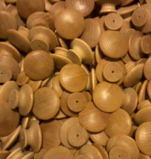 12 1-1/2 inch ROUND VARNISHED BIRCH KNOBS Pulls Cabinet Handles Paintable