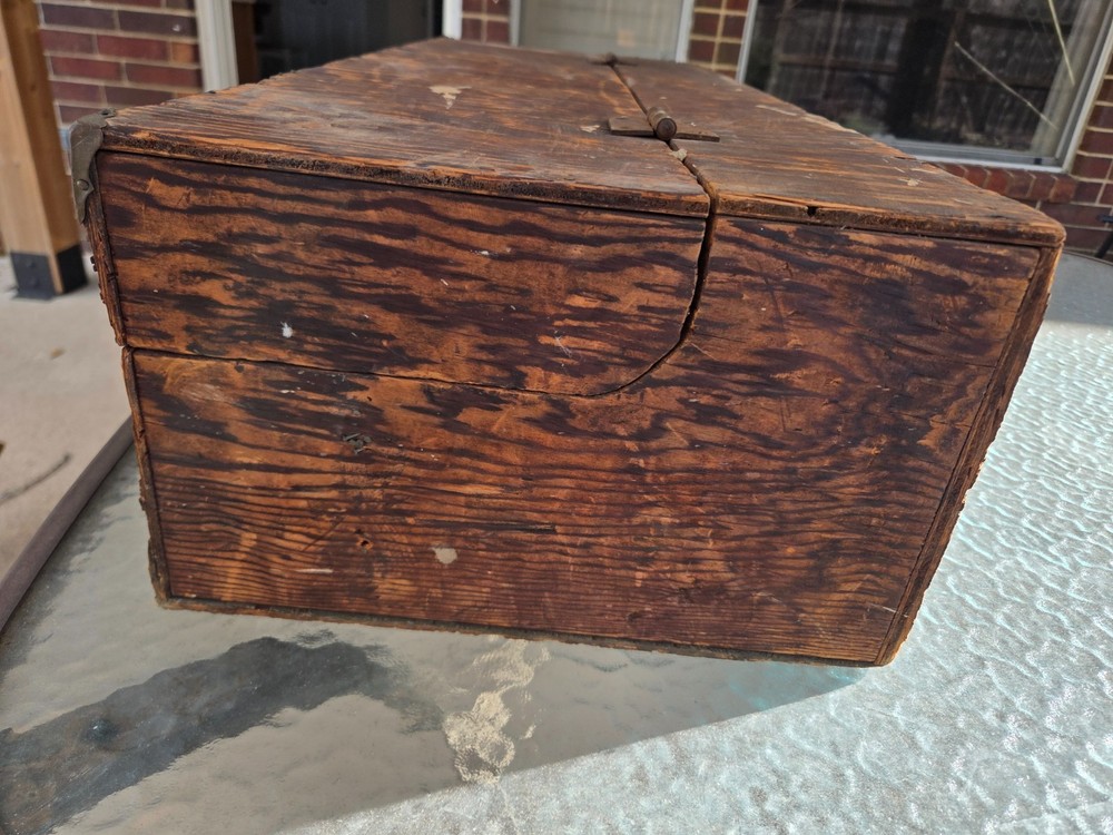 VINTAGE CARPENTER TOOL BOX