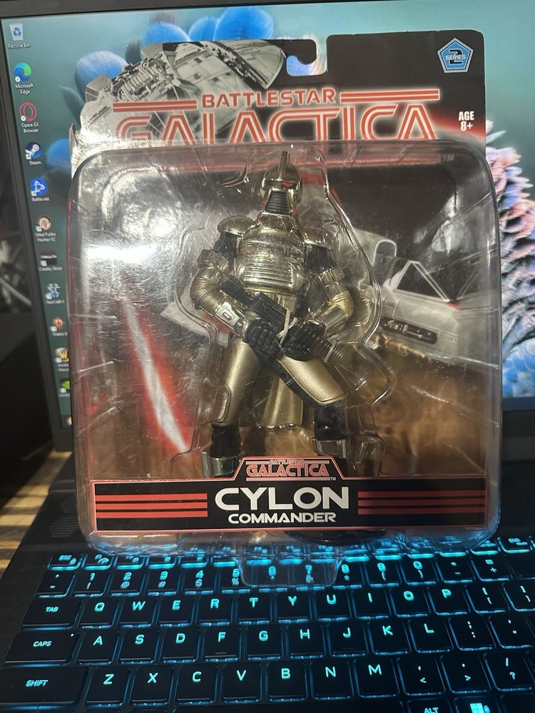 2 Battlestar Galactica Cylon figures Commander And Centurion By Joyride studio