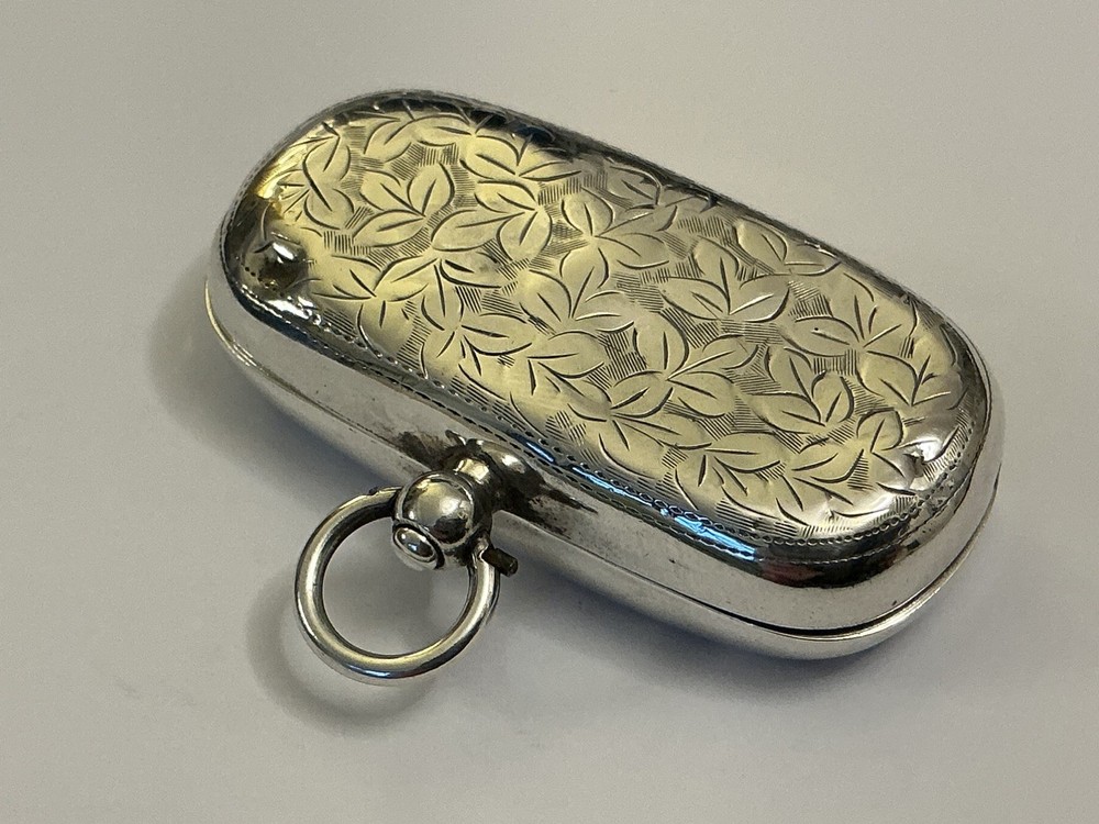 Beautiful Solid Silver Double Sovereign Case by E J Trevitt & Sons Chester 1912