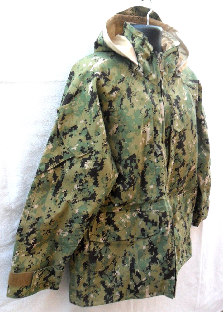 US NAVY ISSUE UNIFORM PARKA WORKING TYPE III CAMO PTFE LAMINATE MEDIUM REG EUC!!