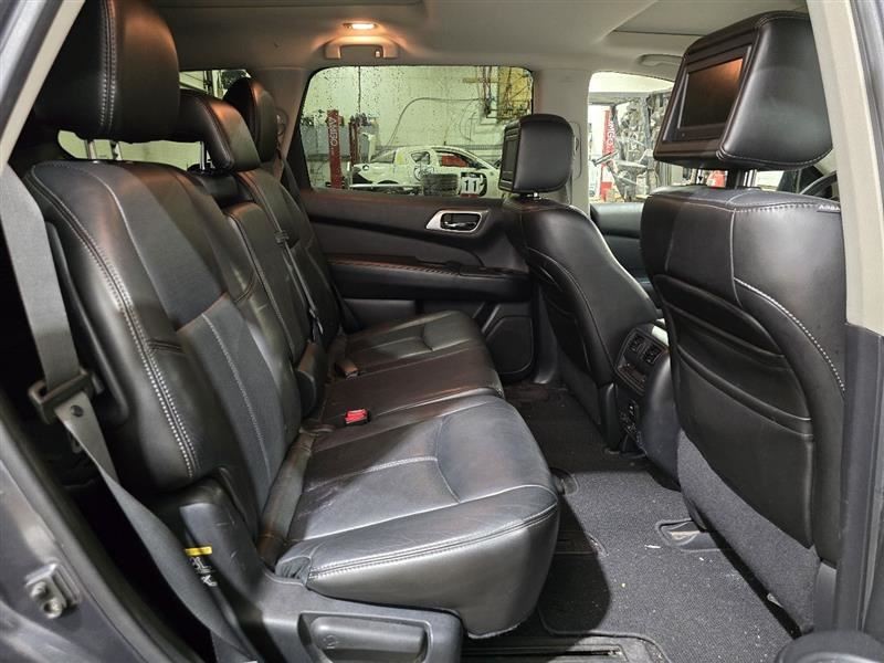 PATHFINDR 2013 Glove Box 608613