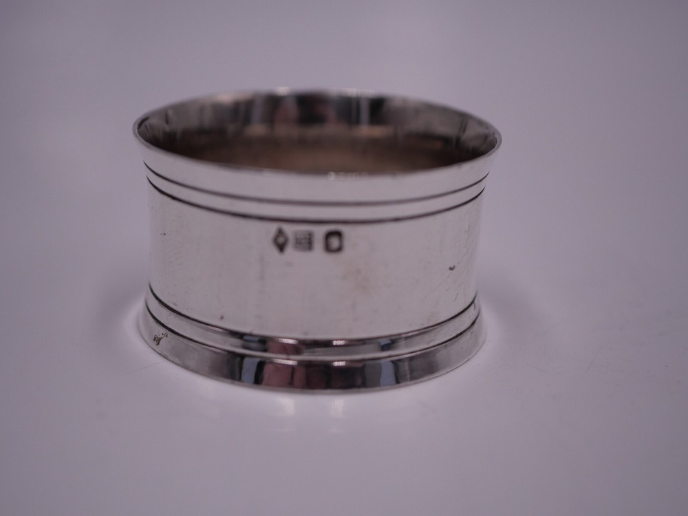 BEAUTIFUL ROUND SOLID SILVER TOWEL POINCON MINERVE MORGAN NAME