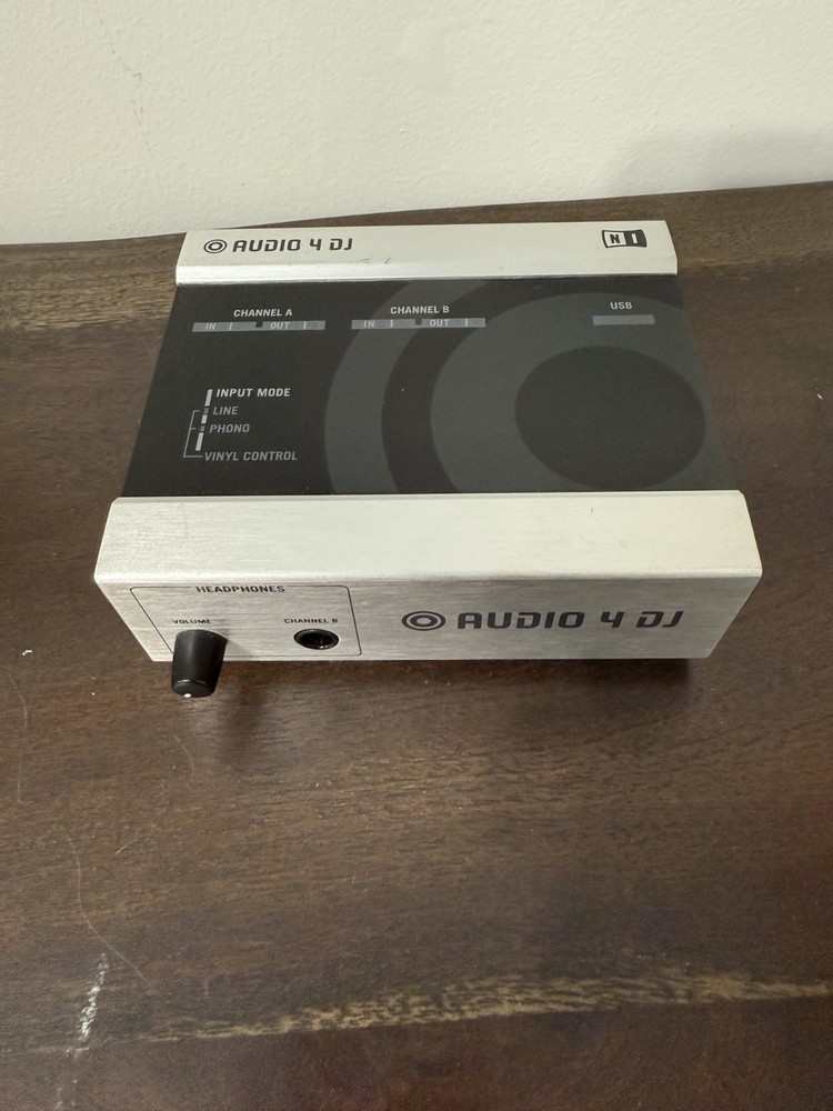 Native Instruments Audio 4 DJ USB Sound Card Interface – Used, Fully Functional