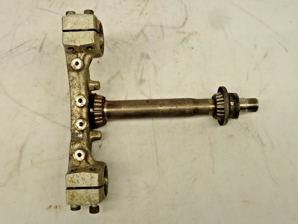 Yamaha VMX 1200 Vmax E reg lower yoke.