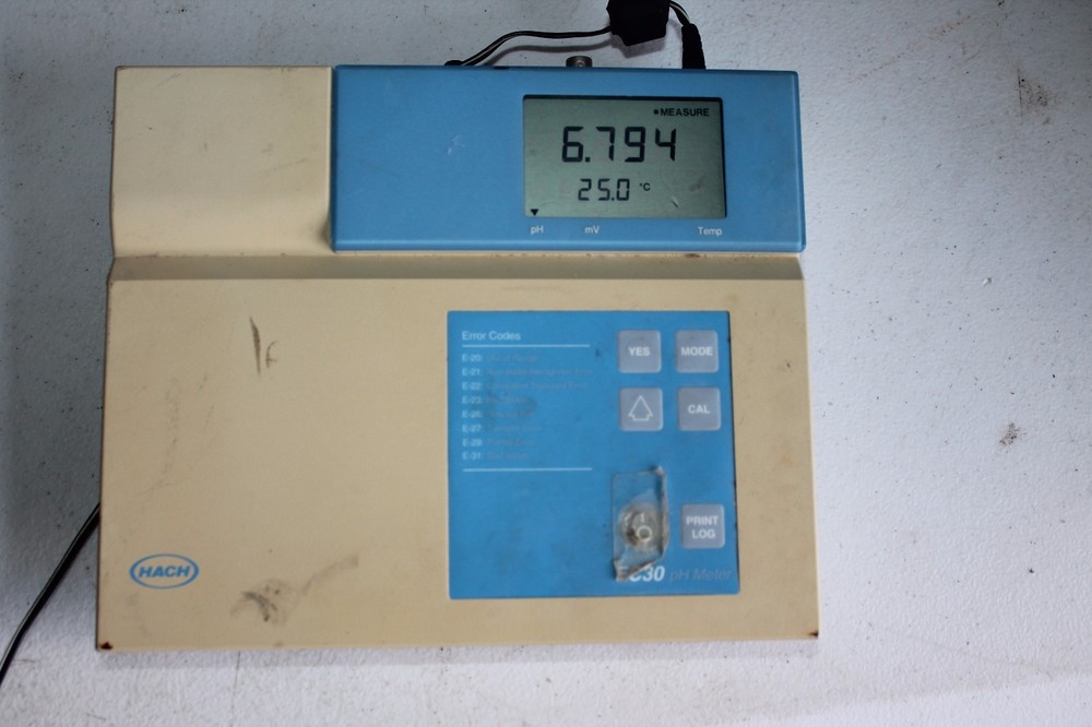HACH EC30 Portable PH Meter #50100-60