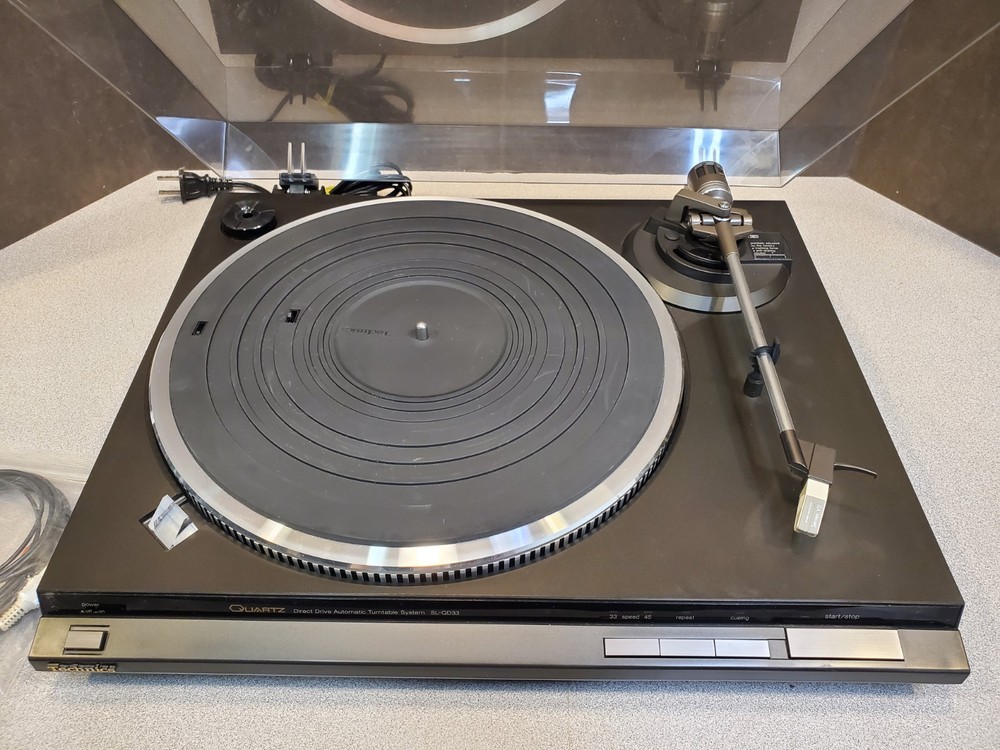 TECHNICS SL-QD33 Stereo Turntable, Quartz Direct Drive Automatic, Tested Working