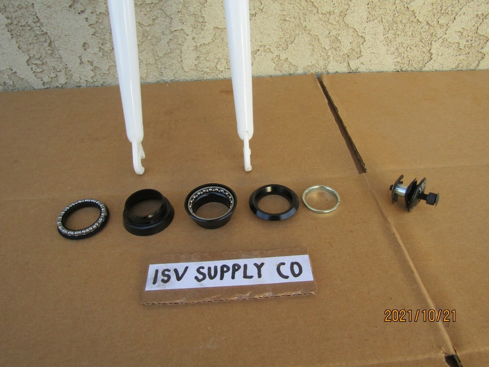 NEW BICYCLE THREAD LESS FORK & HEADSET FOR 700 mm FIXIE,OR ROAD BIKES