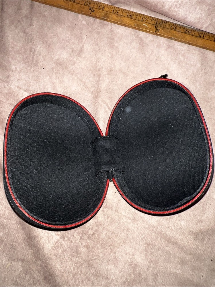 Beats Zipper Case - Black