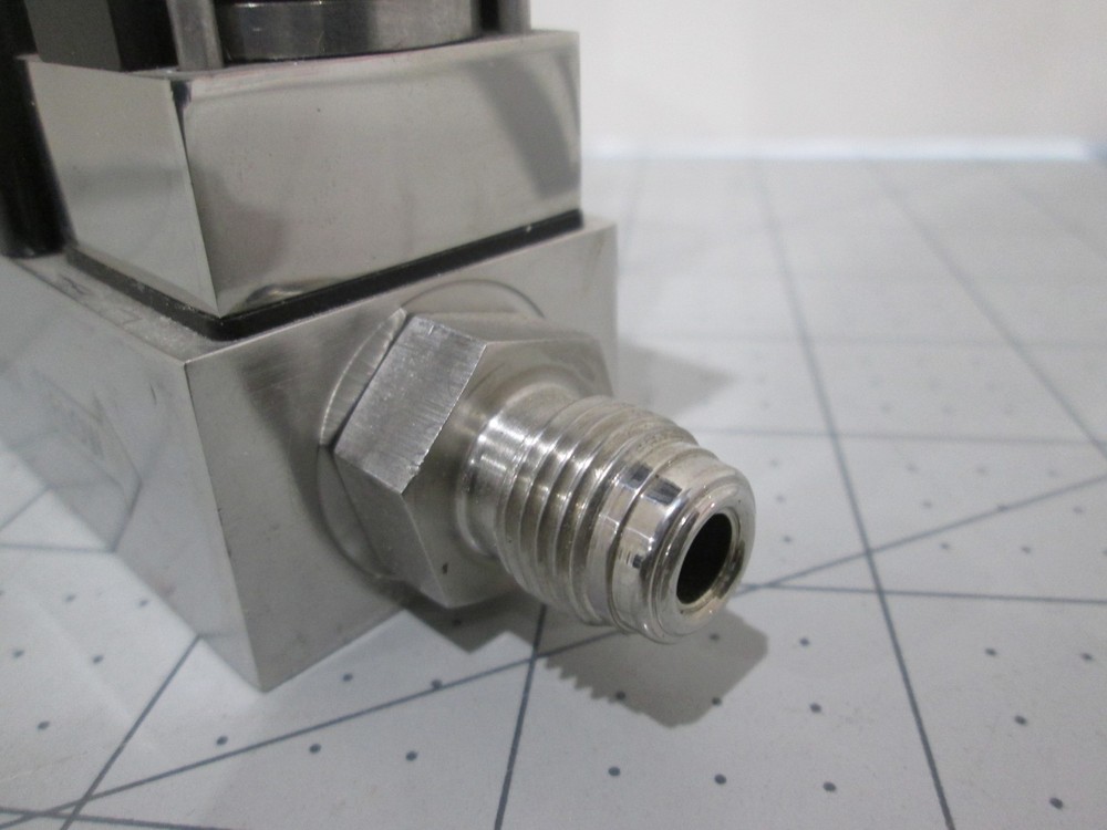 Unit, UFC-1000, Mass Flow Controller, N2, 225 SCCM, Used