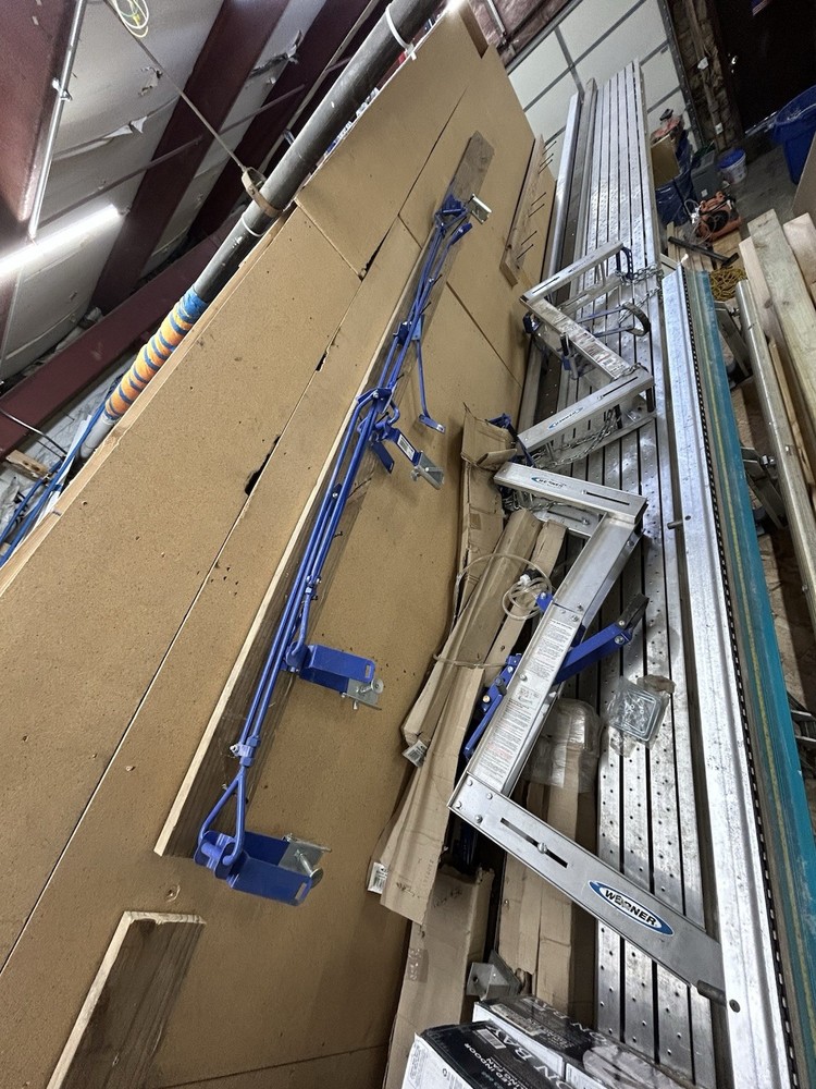 Werner Modular Scaffolding Components Blue Silver Metal Brackets Support Arms