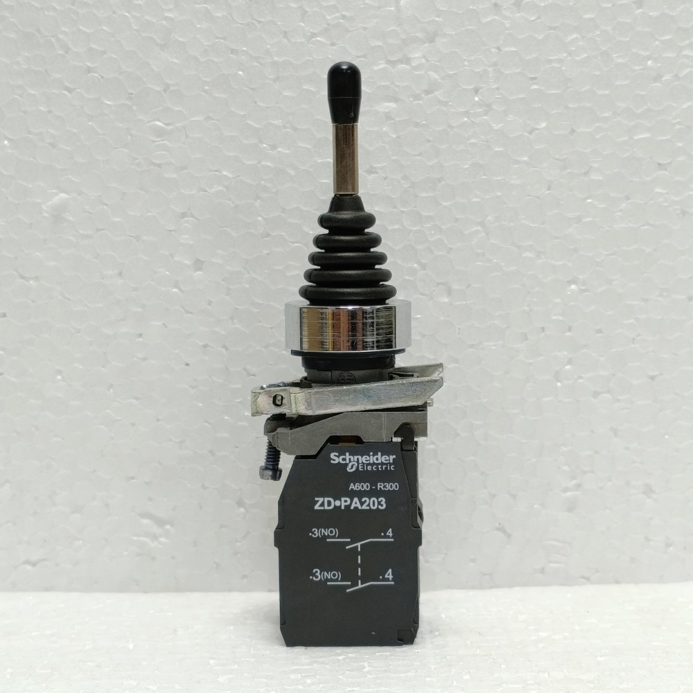 Schneider XD4PA24 Harmony XB4 Joystick 4-Direction Spring Return 22mm Controller