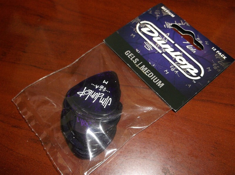 NEW Dunlop Gel Guitar Picks (12) - MEDIUM, #486PMD