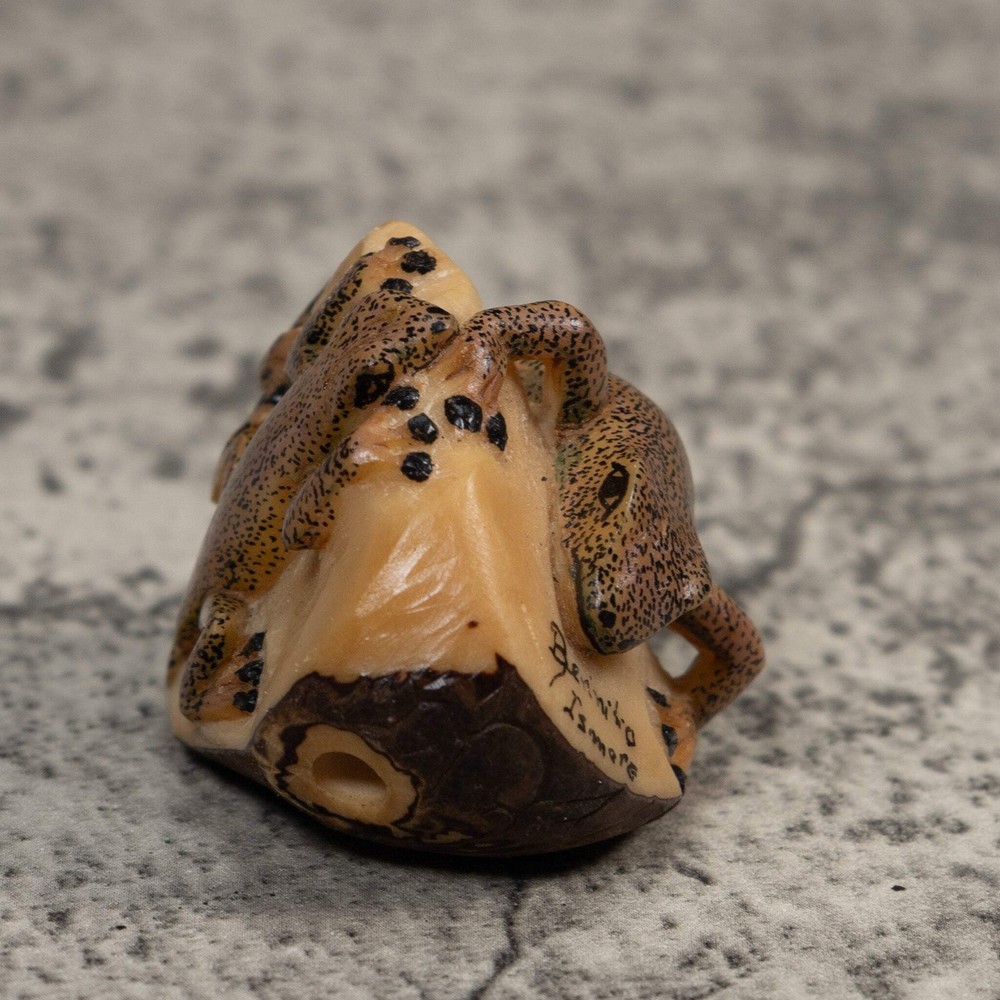 Double Brown Gecko Lizard Tagua Carving