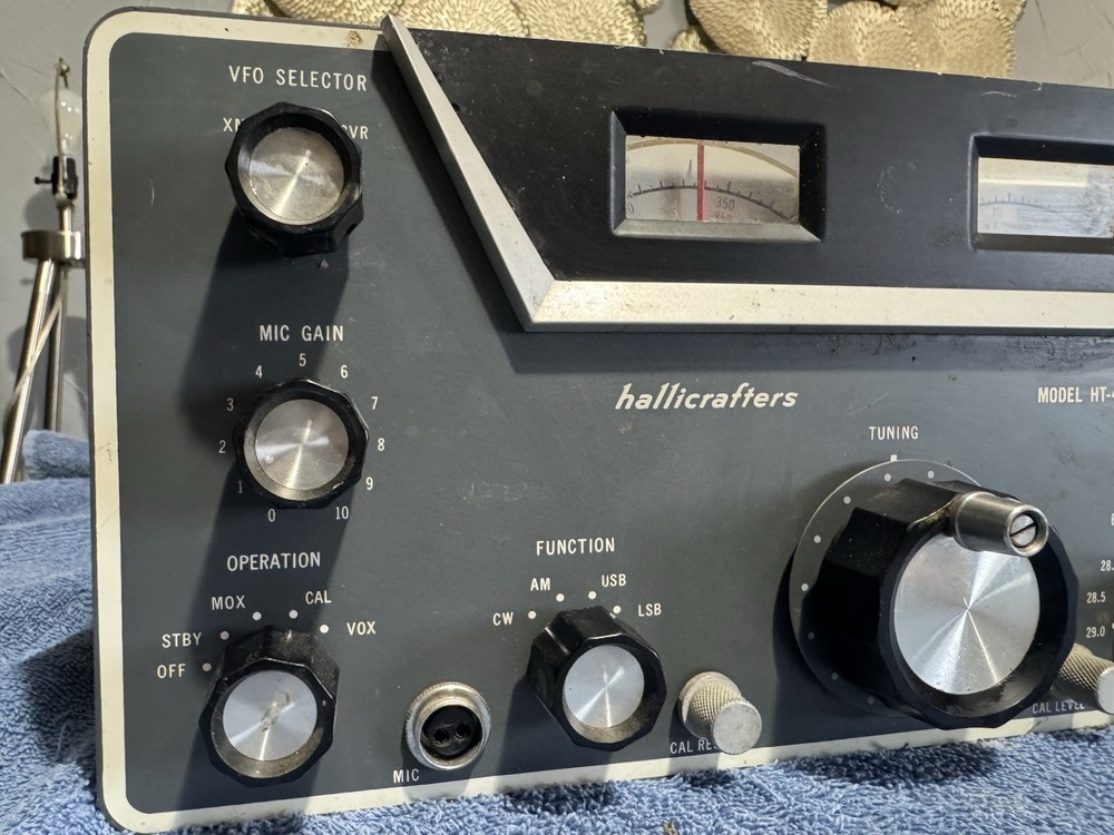 Hallicrafters HT-44 ( NO TESTED )