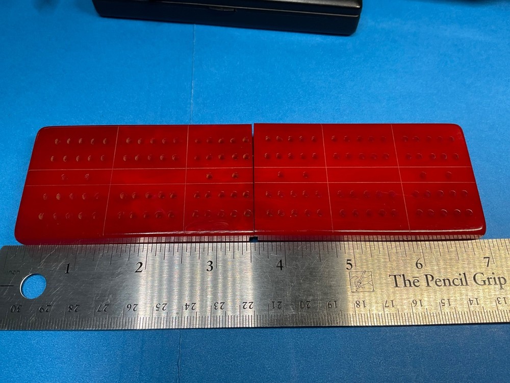 ———BEAUTIFUL RED MARBLED FOLDING CRIBBAGE BOARD——