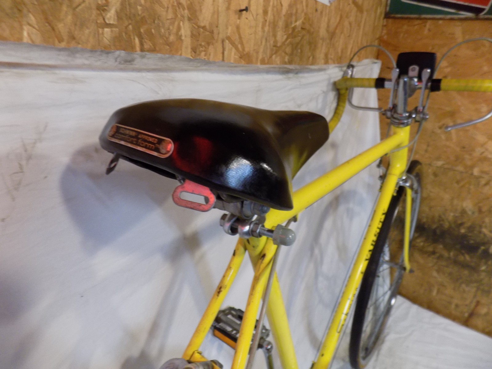 1975 SCHWINN VARSITY MENS 10-SPEED ROAD BIKE VINTAGE CONTINENTAL KOOL LEMON 27