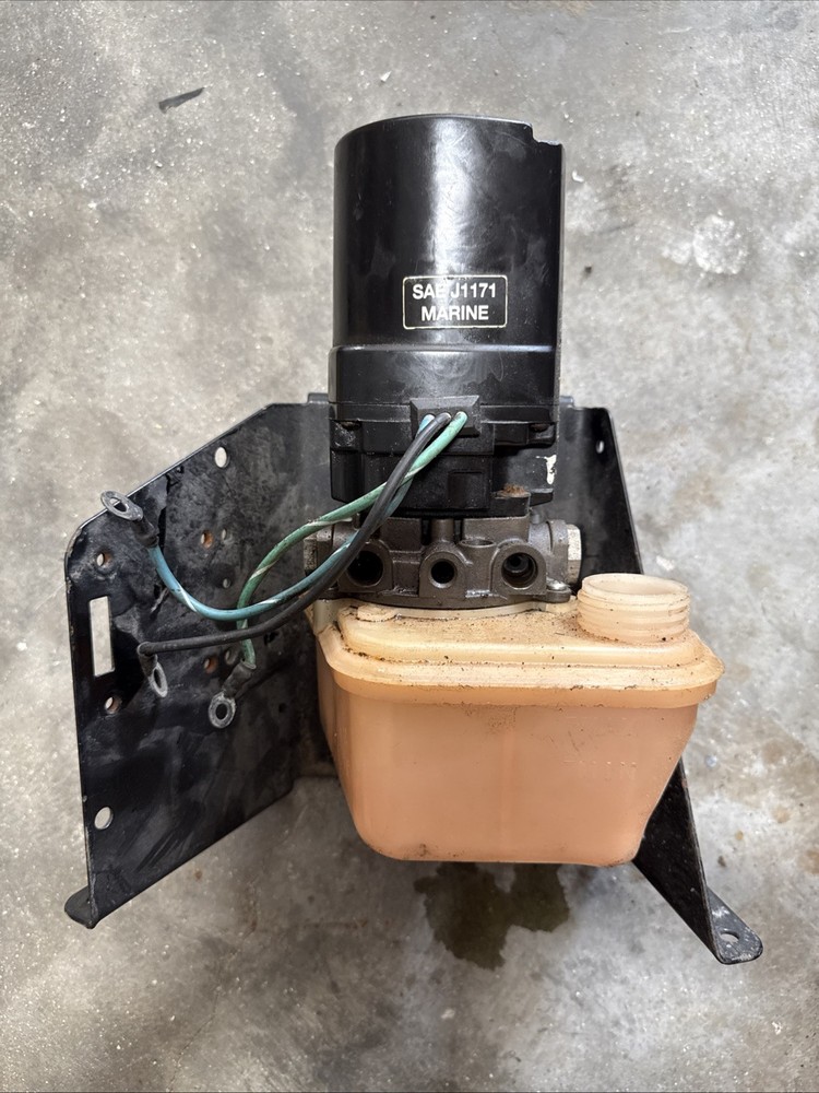 Incomplete MerCruiser Trim Unit  Assembly ￼
