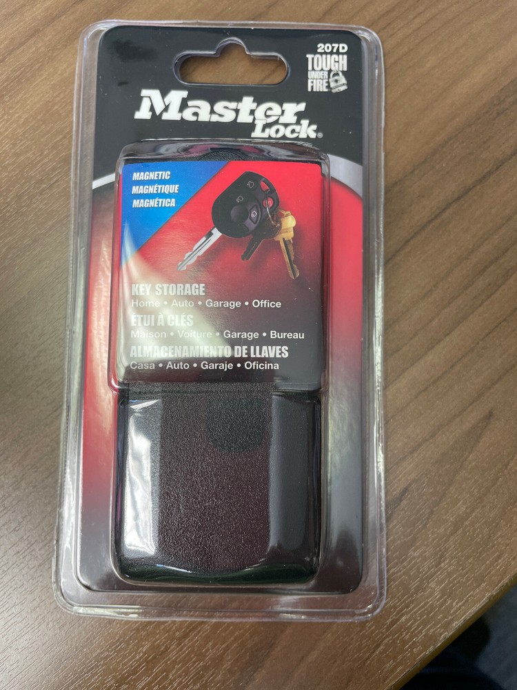 Master Lock 207D Magnetic Key Case