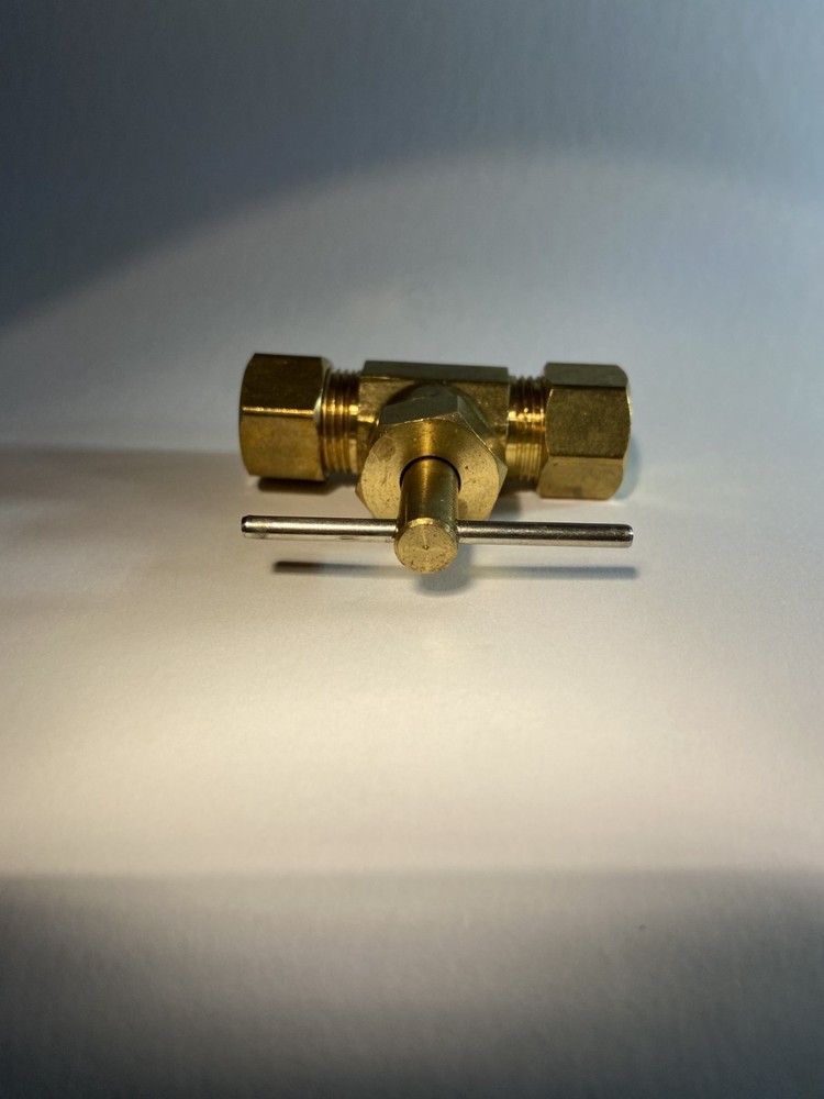 Samons 3/8-Inch Comp X Comp Straight Needle Valve Lead Free