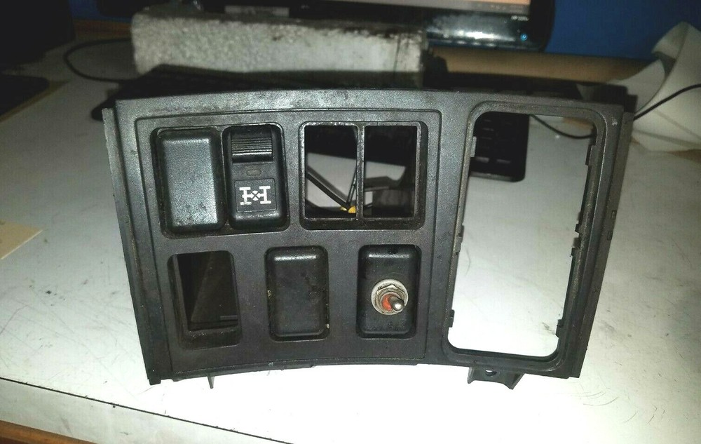 VOLVO DASH SWITCH PANEL 3175580 / 3175600