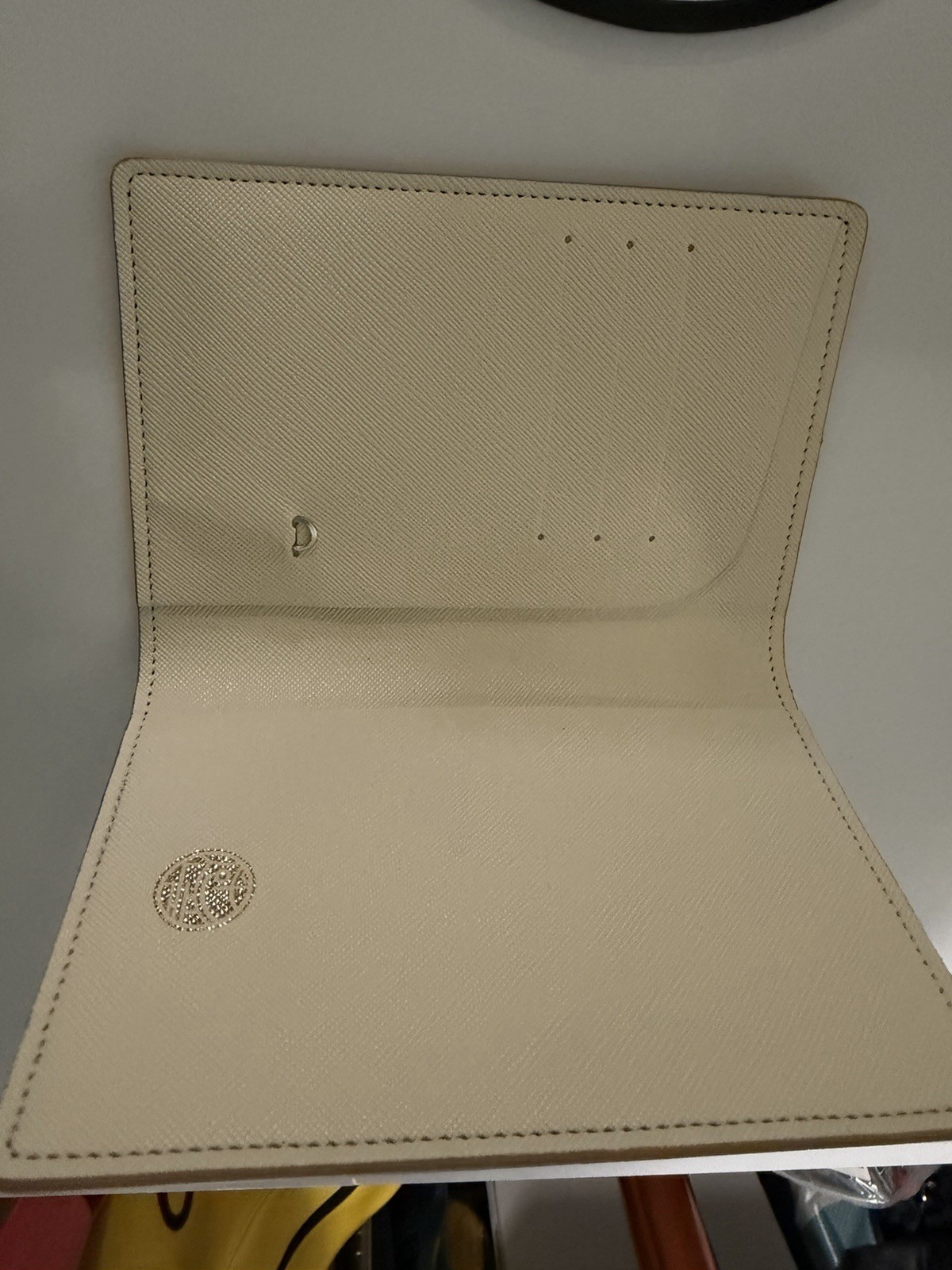 NWT Luxury Demon Hunters Hojakdo Korean Tiger Mother-of-Pearl Art Passport Case