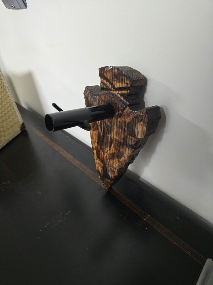 Table mount and wall mount for deer skull