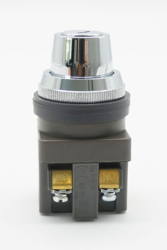 Idec ASN3K11 Key Switch -Unused/Original Packaging-