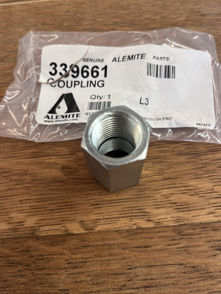 Alemite 339661 Coupling New Old Stock
