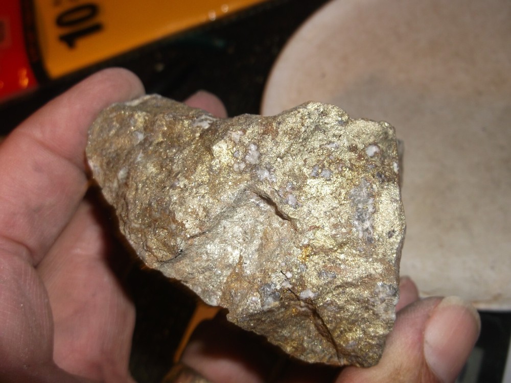 Gold, silver, copper, 62 grams samples ,ore high grade .