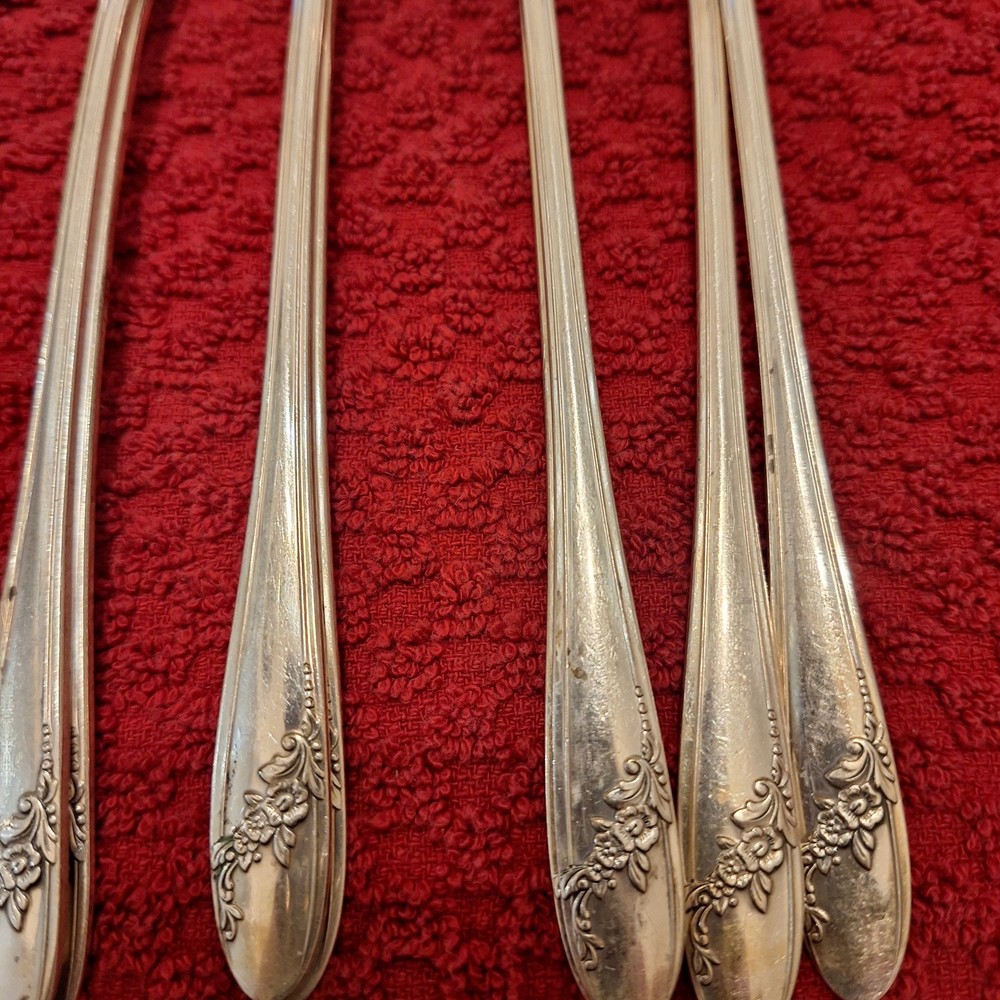 10 SILVER PLATE TEA SPOONS QUEEN BESS 11 PATTERN ONEIDA COMMUNITY