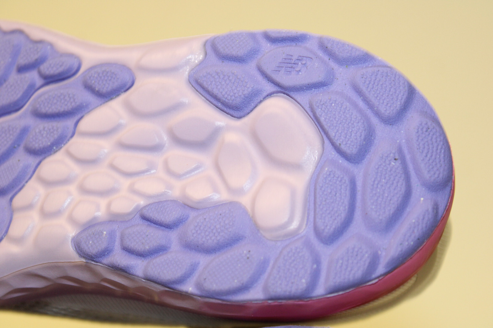 New Balance Fresh Foam NEW Arishi v4 Bungee Lace with Top Strap Girls Kids Youth