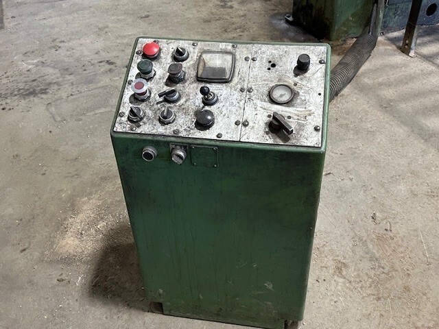 DoAll Model C-80 Horizontal Variable Speed Manual Feed Band Saw