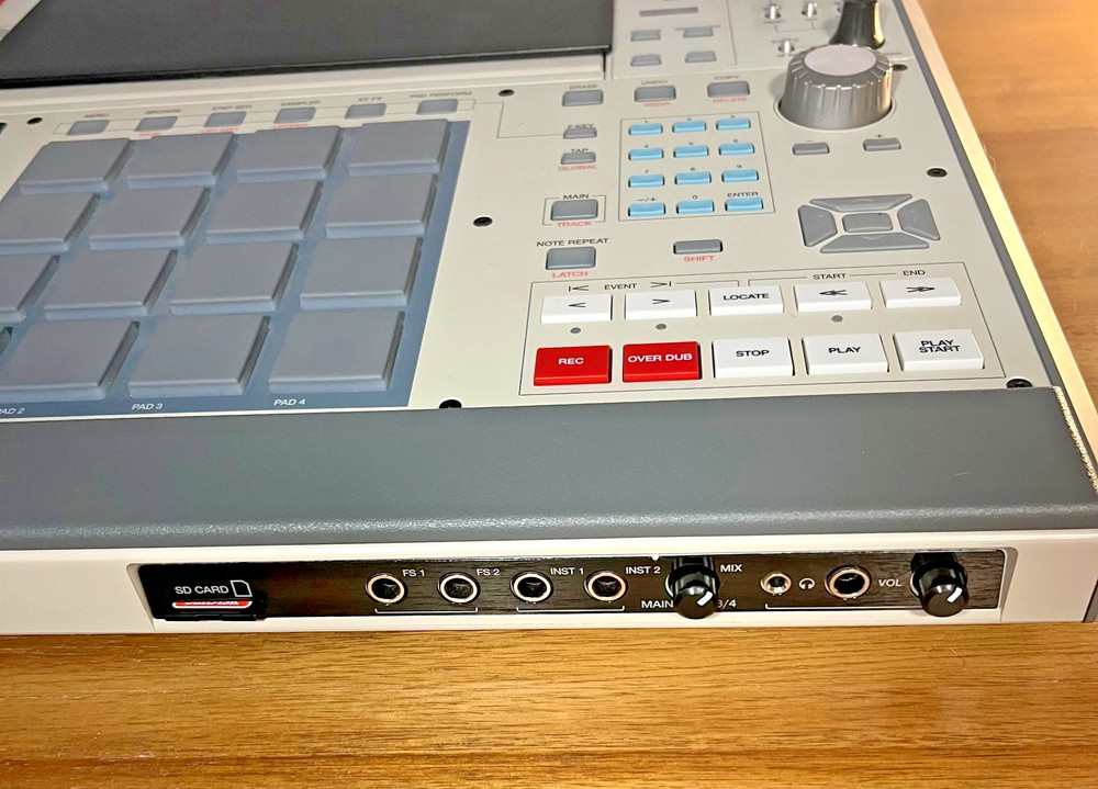 Akai Professional MPC x SE Standalone Sampler Sequencer. Mint Condition.