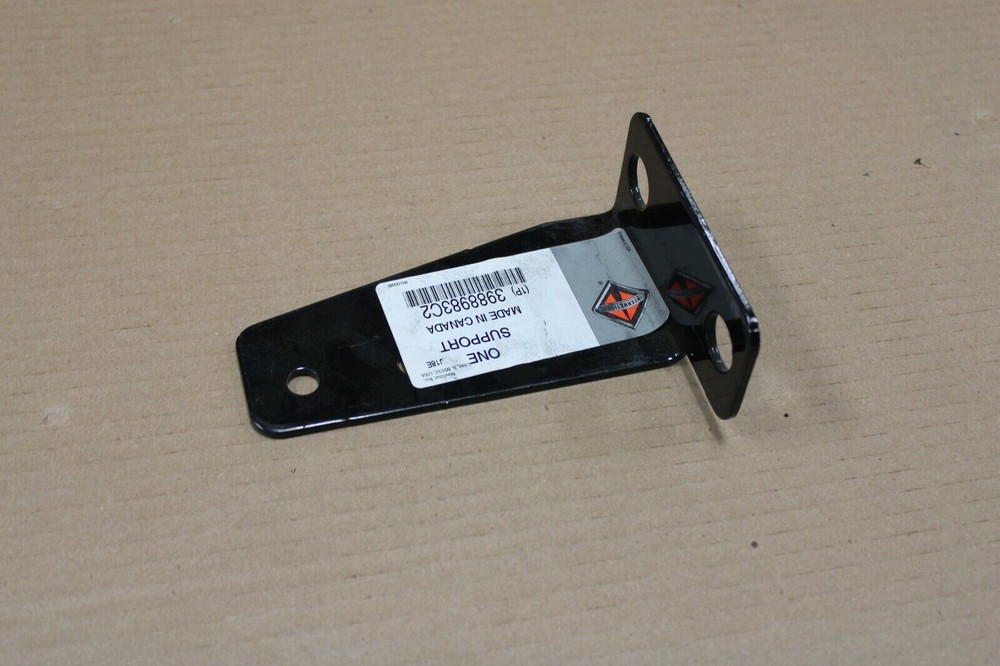 New International Top Step Support Bracket Part# 3988983C2