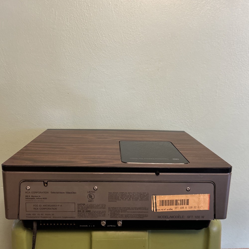 Vintage RCA Selectavision Video Disc Player Model SFT 100 W