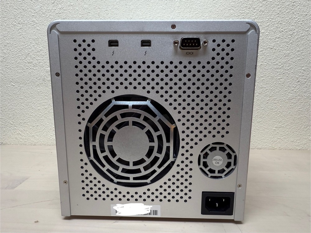 Promise Pegasus R4 4-Bay Thunderbolt RAID (4×2TB = 8TB) Storage Array