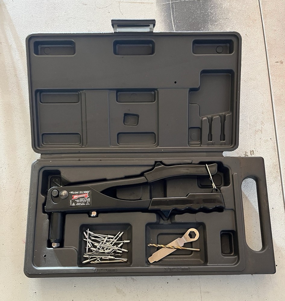 Rivet Assortment Set (opened) & Rivet Tool In Case