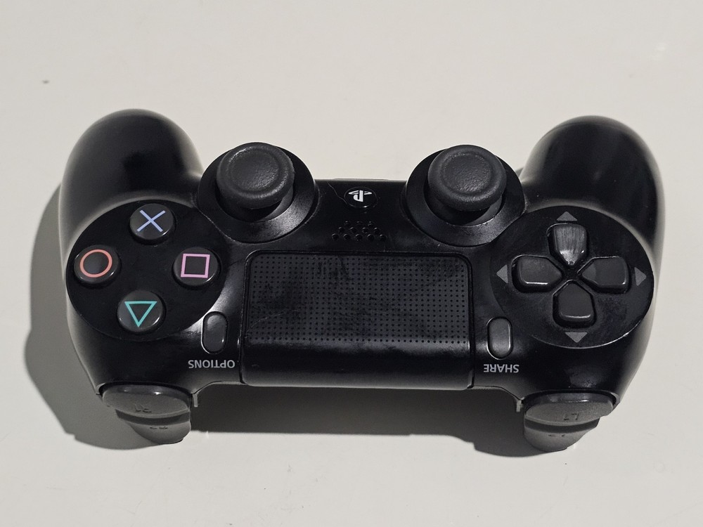 Sony PlayStation 4 PS4 Console – 500GB – Controller, Cables & 3 Games Bundle