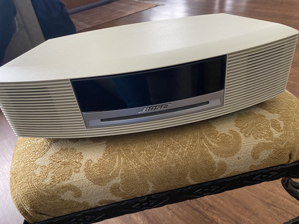 Bose Wave Music System with Remote Control - Model Number AWRCC2