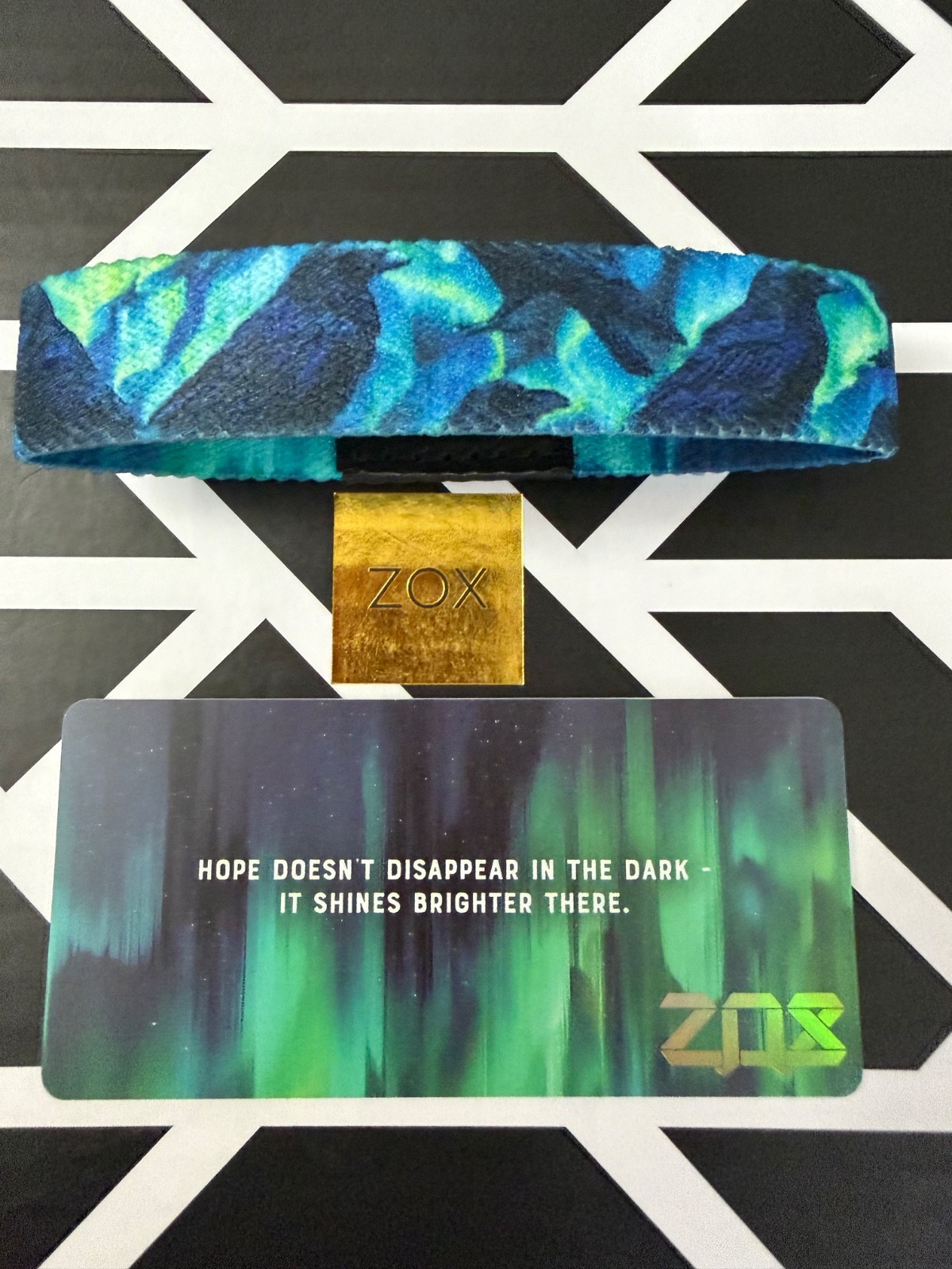 ZOX "EVEN HERE, THERE’S LIGHT” MEDIUM COMBINED SHIPPING OFFERED NOT REDEEMED