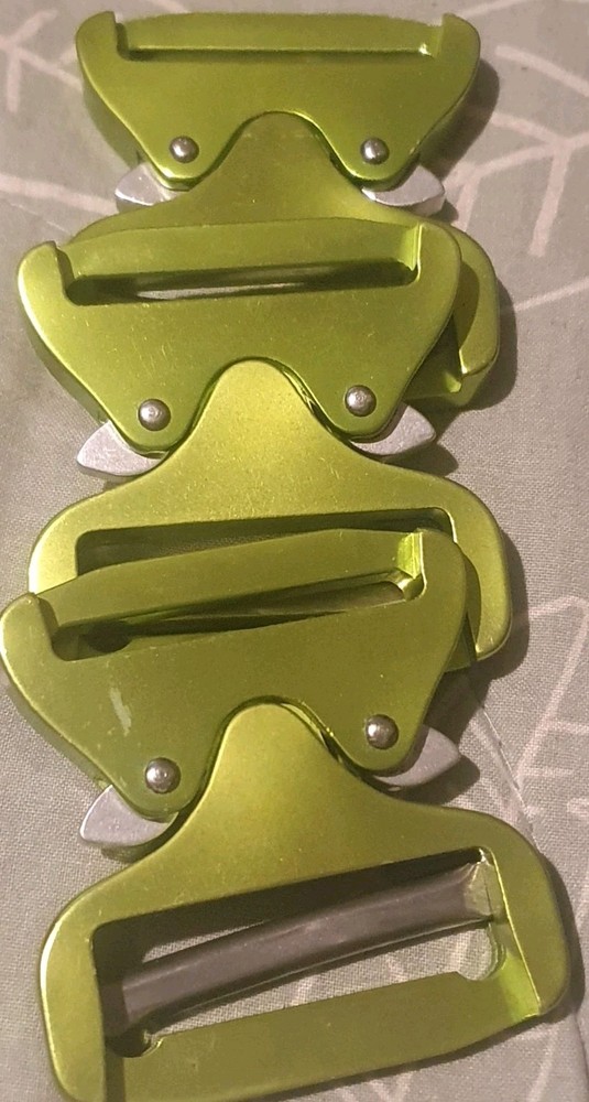 QUICK RELEASE HARNESS BUCKLES (x4)