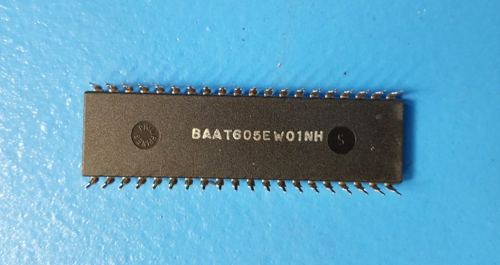 (2 PCs) RISC Microprocessor, Z8400A, ZILOG, 8-BIT, 4MHz