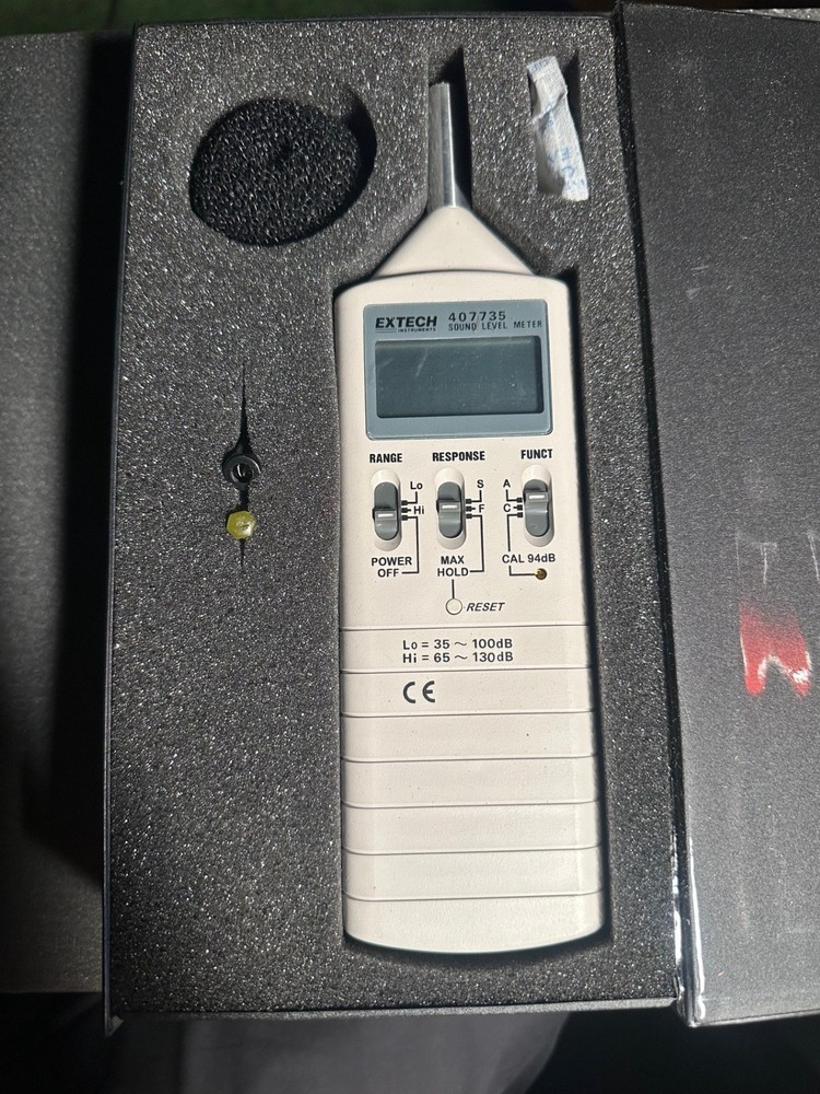 EXTECH 407735 DIGITAL SOUND LEVEL METER with CASE