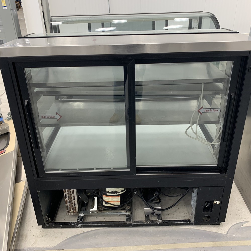 deli case Tcgr 50