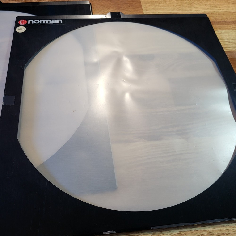Norman BD416 4 Leaf Barndoor Plus 2 Light Diffusers and 16" 2 Leaf Barndoor READ