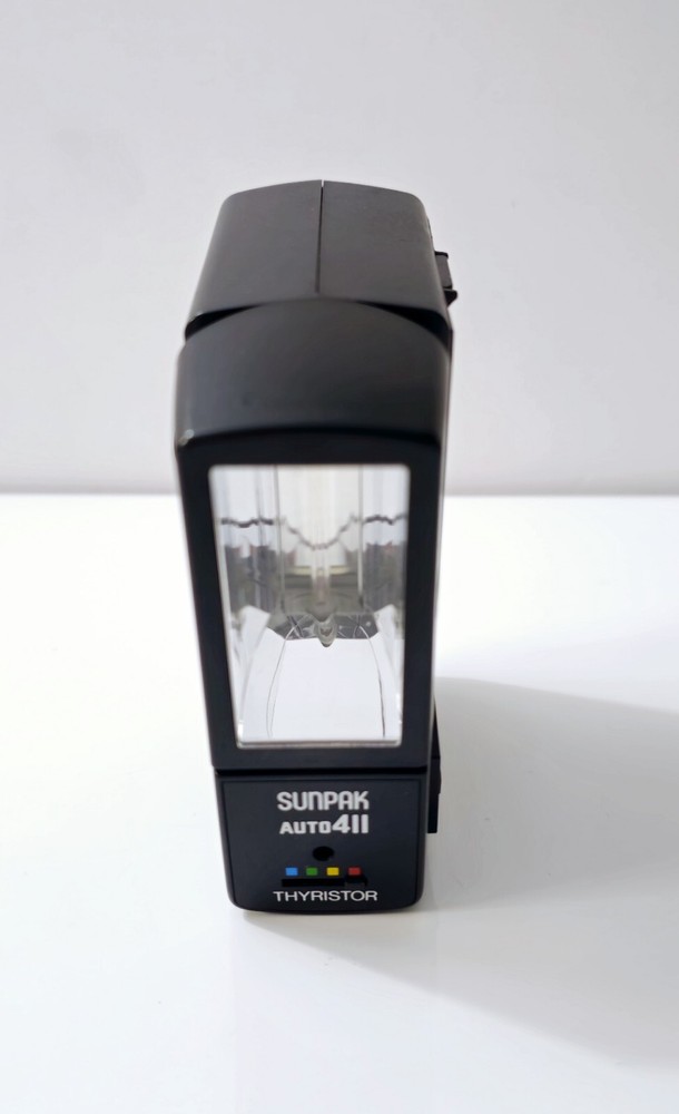 Vintage Camera Sunpak Thyristor Auto 411 Flash Unit Untested No Batteries