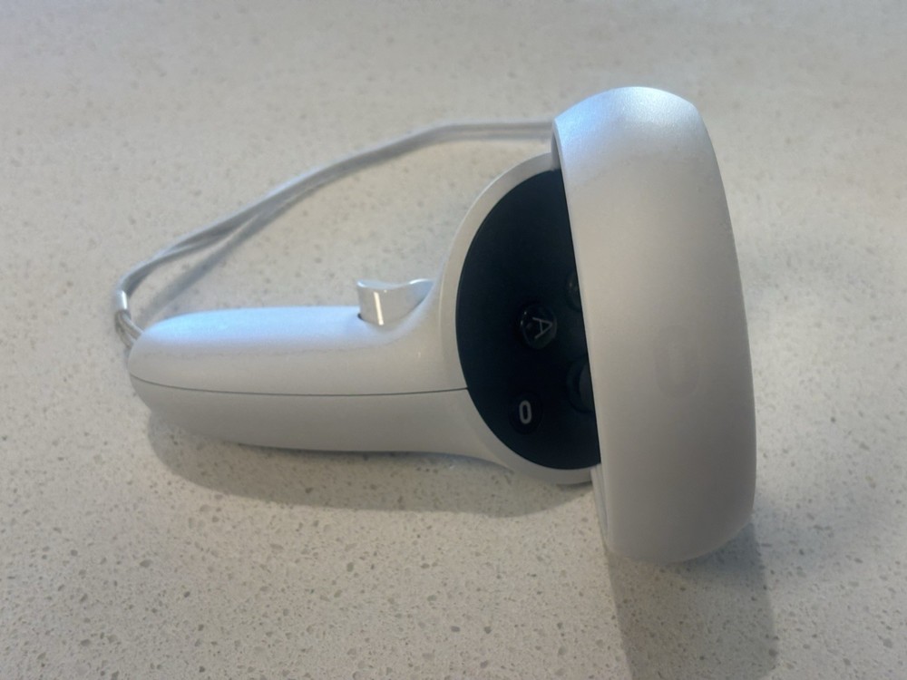 RIGHT Hand Controller for Meta Oculus Quest 2 JD96CX * Excellent *